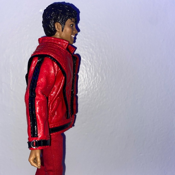 Michael Jackson thriller playmates - Picture 2 of 5